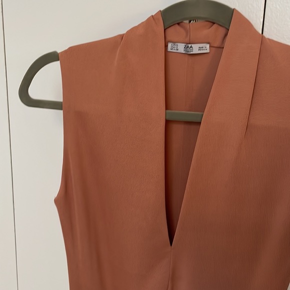 Zara low cut bodysuit - Picture 2 of 2